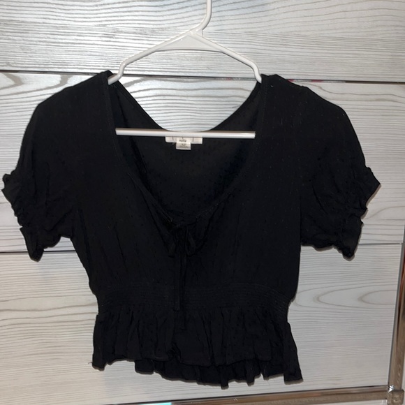 Black Flowy Cropped Shirt - Picture 1 of 3